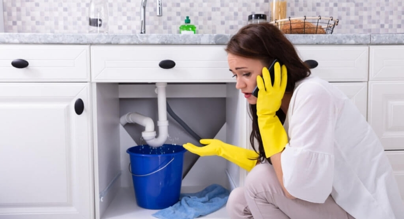 repair leaking kitchen sink pipe